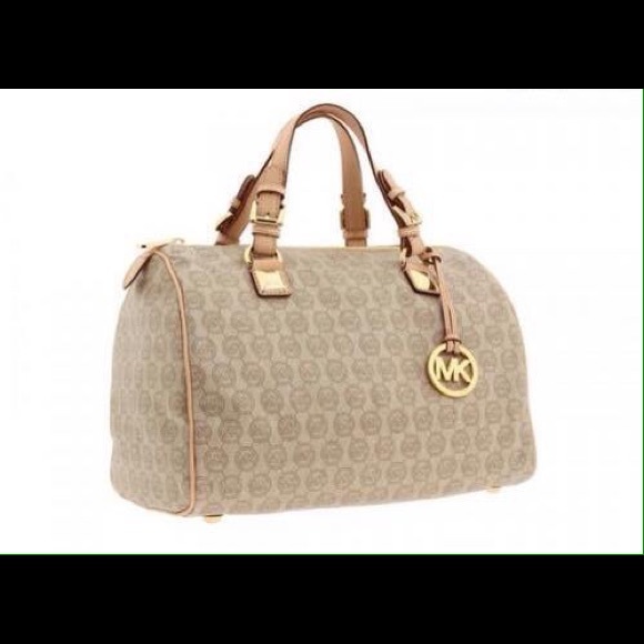 Michael Kors Handbags - Michael Kors bag