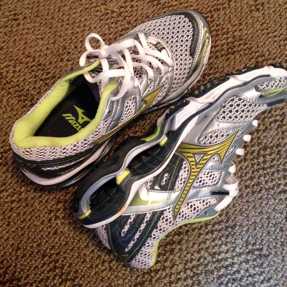 mizuno wave creation 11