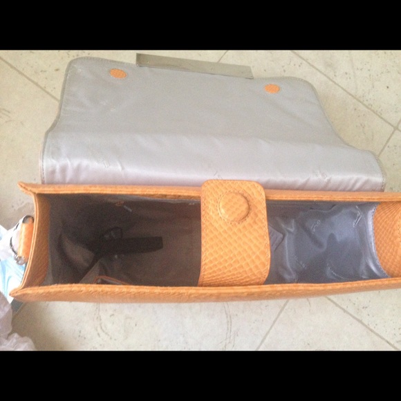 Glass Handbag. Handbag with built in lighting. - Picture 3 of 4