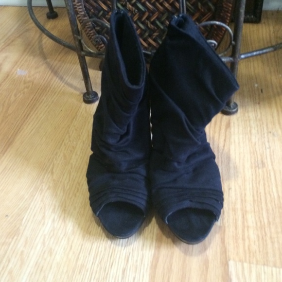 Black bootie