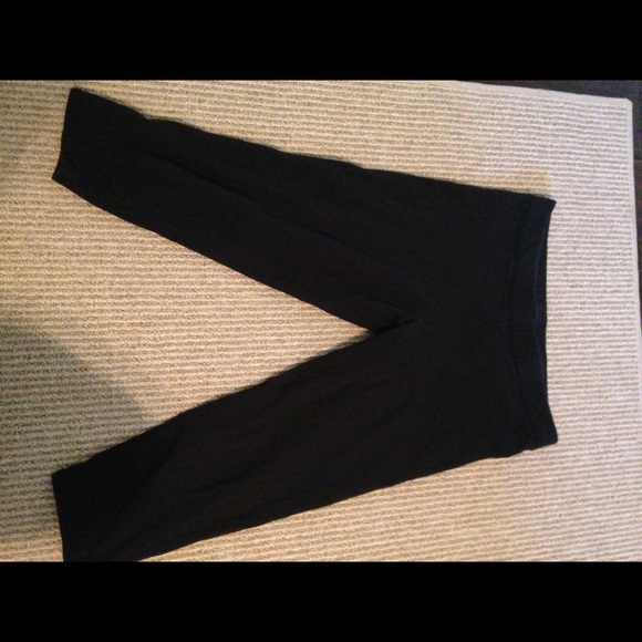 VS black legging.
