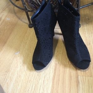 Black peep toe bootie