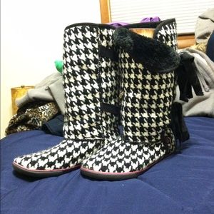 Sugar houndstooth boots