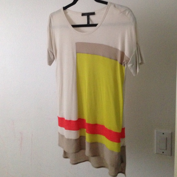 BCBG geometric print top