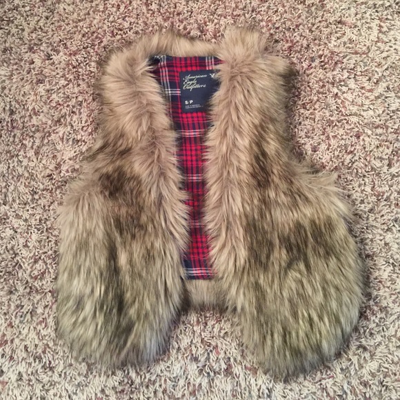 American Eagle faux fur vest