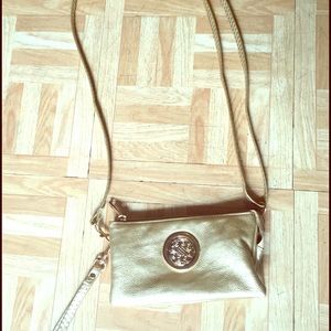 Wristlet / cross body bag