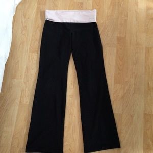 Bootcut Yoga pants with light pink band