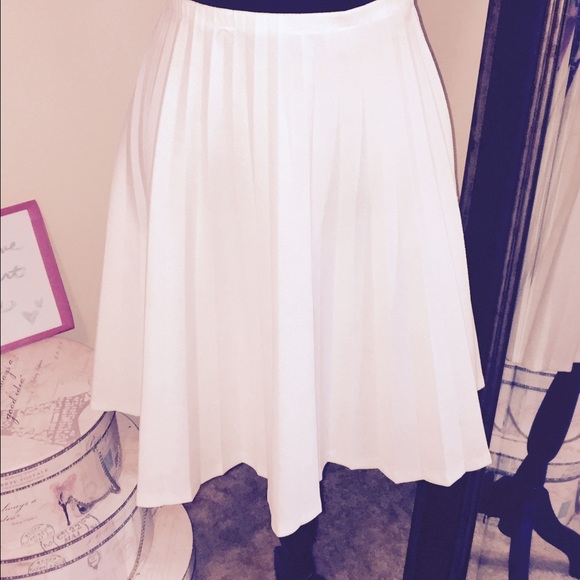Skirts - White pleated skater skirt size 16 Skirts - White pleated skater skirt size 16