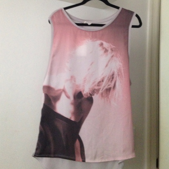 Zara Collection Basic T-Shirt with Graphic Print