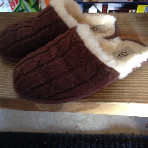 Uggs slippers