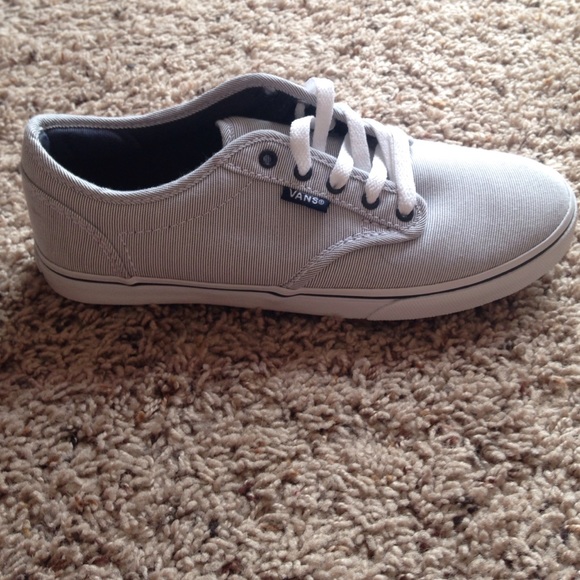 Vans - Picture 2 of 4