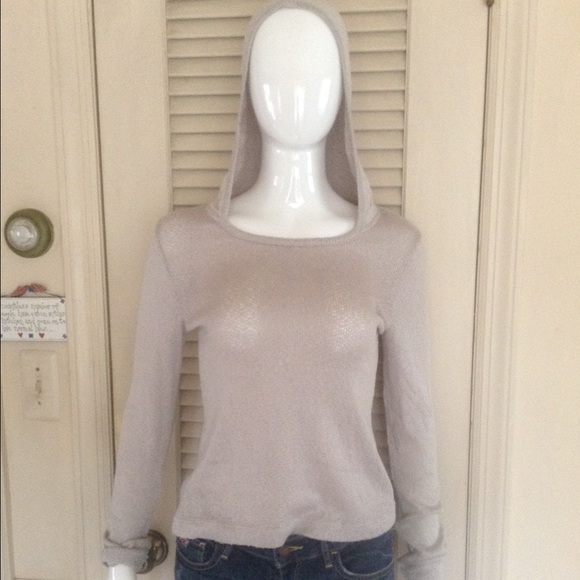 NWT light gray hooded top - Picture 1 of 2