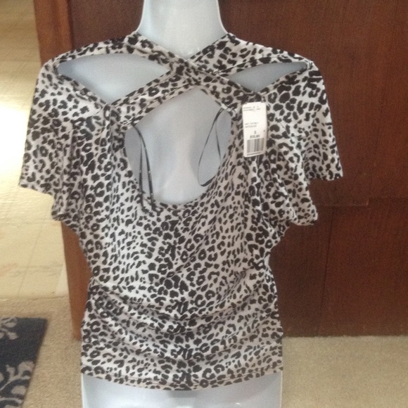 NWT leopard print top - Picture 2 of 3