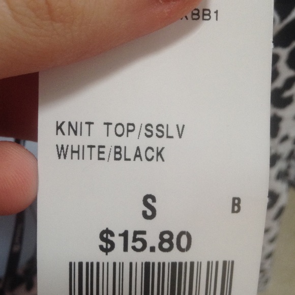 NWT leopard print top - Picture 3 of 3