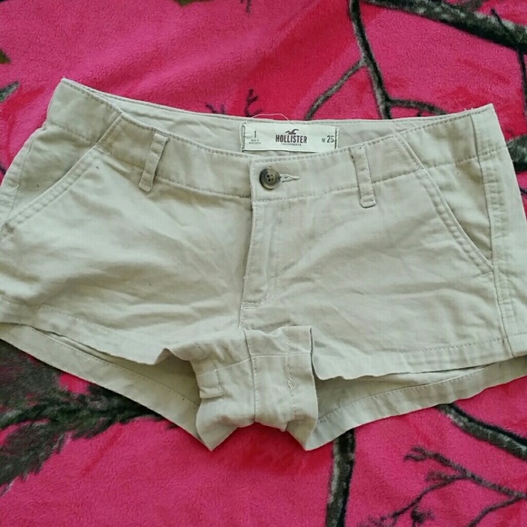 Tan hollister shorts.