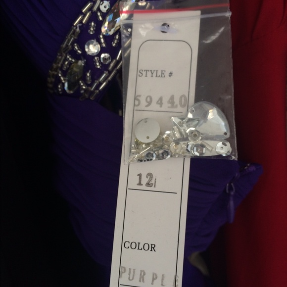 Dress - Picture 3 of 3