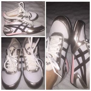 Asics running shoes never worn sz 6