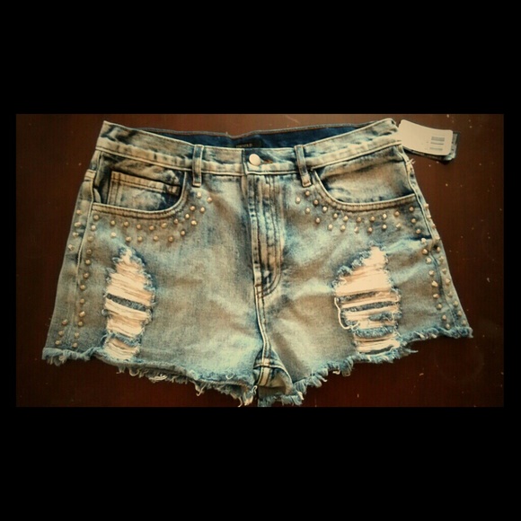 Forever 21 Denim Studded Shorts Size 30