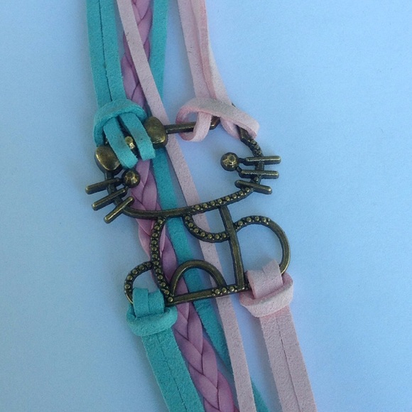 BUY ONE GET ONE HALF (200+ ITEMS) - Picture 2 of 2