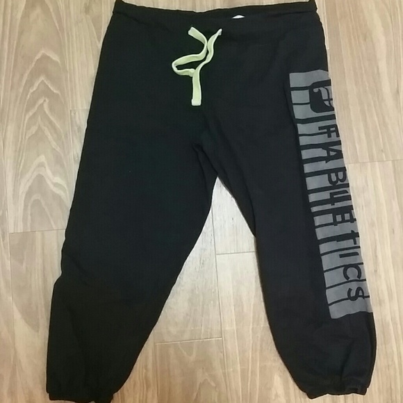 Fabletics Capris