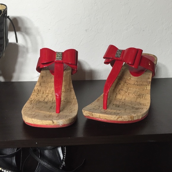 Gorgeous red BCBG generation wedge size 8.5