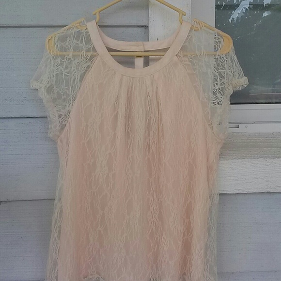 Beautiful Feminine Lace Blouse Short Sleeves