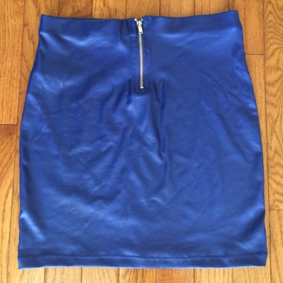 💋NWOT Blue Mini Skirt💙 - Picture 3 of 3