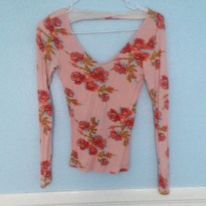 Super cute long sleeve soft stretchy floral shirt
