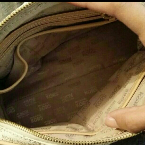 SOLD Michael kors purse - Picture 2 of 4