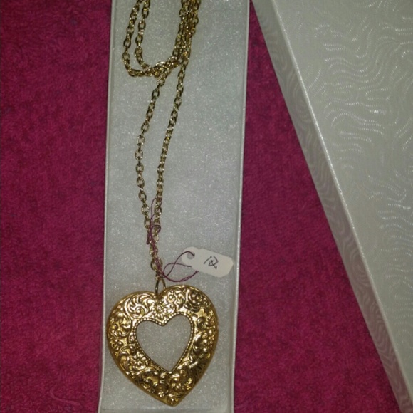 Homemade necklace - Picture 1 of 2