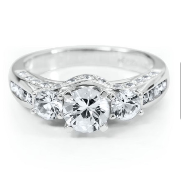 LAB CREATED WHITE SAPPHIRE RING IN STERLING SILVER - Picture 2 of 4