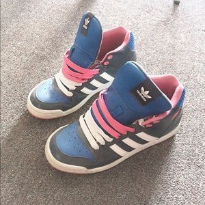 Adidas Sneakers