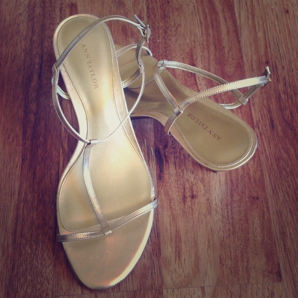 Ann Taylor heels size 8 yellow Gold made in Brazil