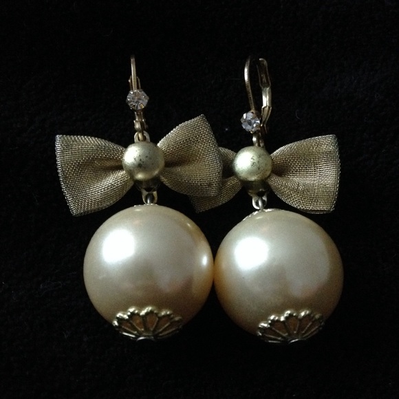 SOLD Vintage Betsey Johnson pearl earrings