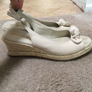 Naturalizer wedges