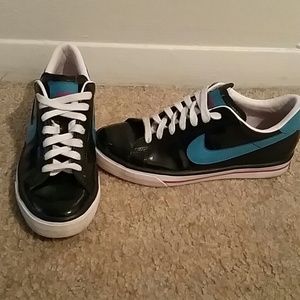 Nike low tops