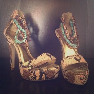 Super cute heels!