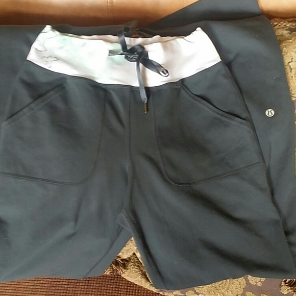Lululemon yoga pants