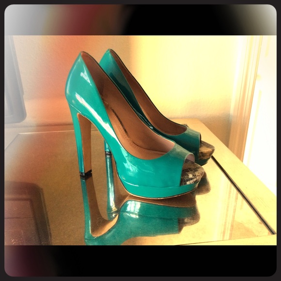 HOT teal Camuto peep toe pumps!!!