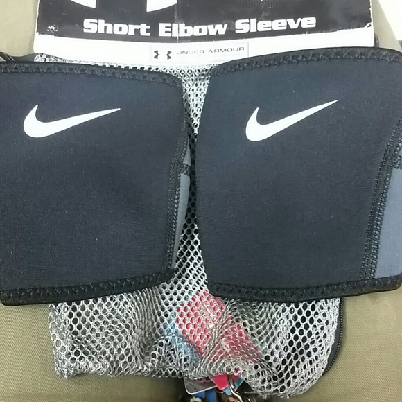 Nike short elbow sleeves