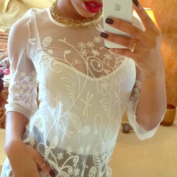 White mesh cover