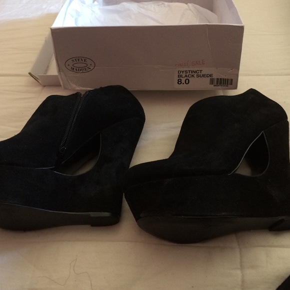 Gotta party! 👠👠