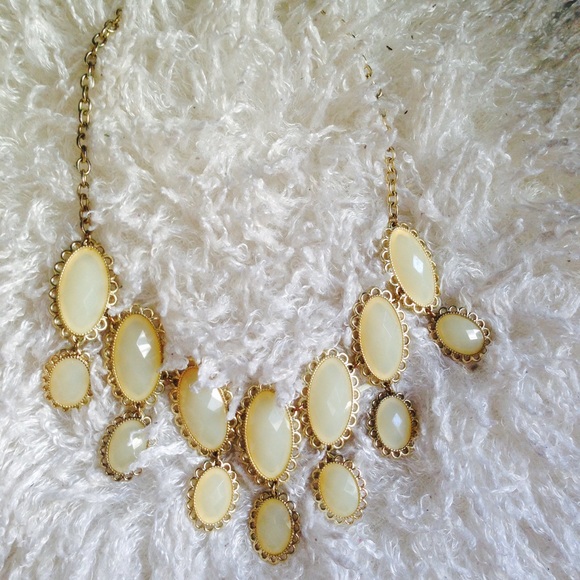 Statement necklace