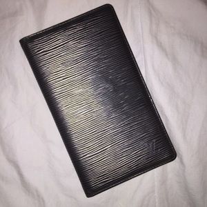 💯💯Authentic Louis Vuitton EPI large wallet