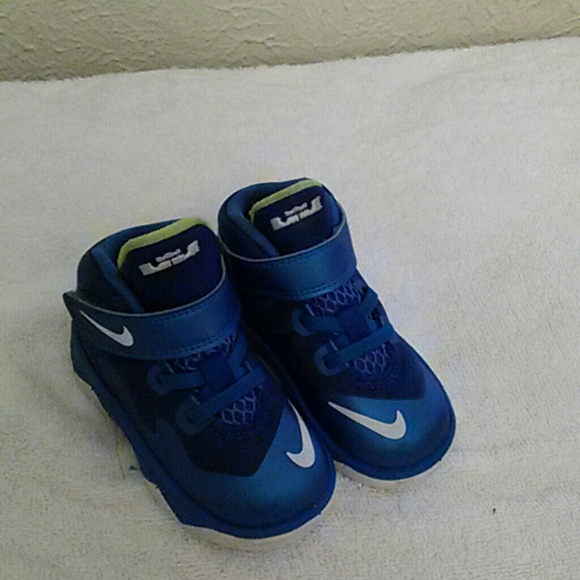 Nike Shoes - Boys shoes