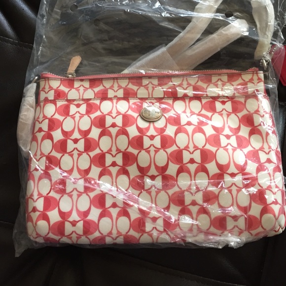 Coach nwt auth