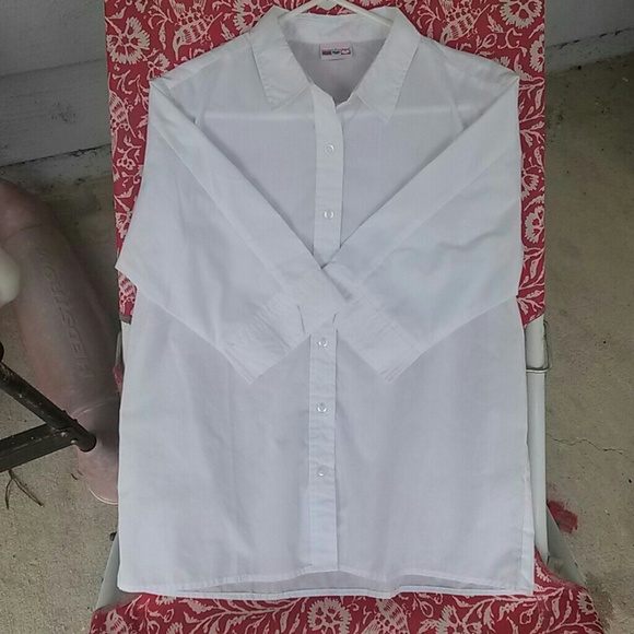 Nice White Button Down Collar Blouse in EUC