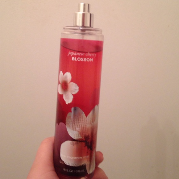 Bath & body works Japanese cherry blossom perfume