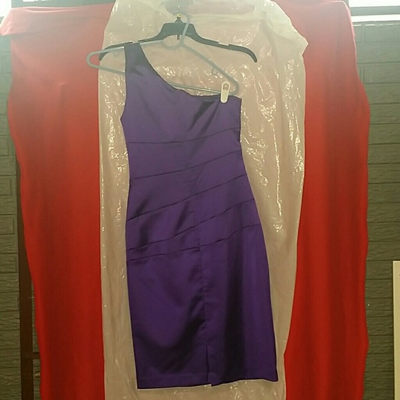 Dress - Picture 2 of 2