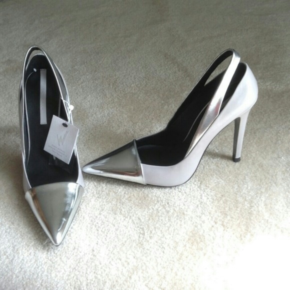 RESERVED Zara women silver cap toe pump